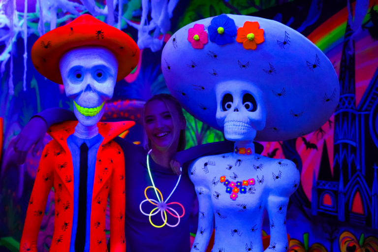 Mini Golf Near Crawley: Indoor & Glow-In-The-Dark Golf